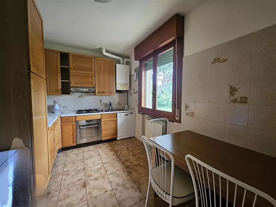 Immagine 9 di Appartamento in vendita  a Massa