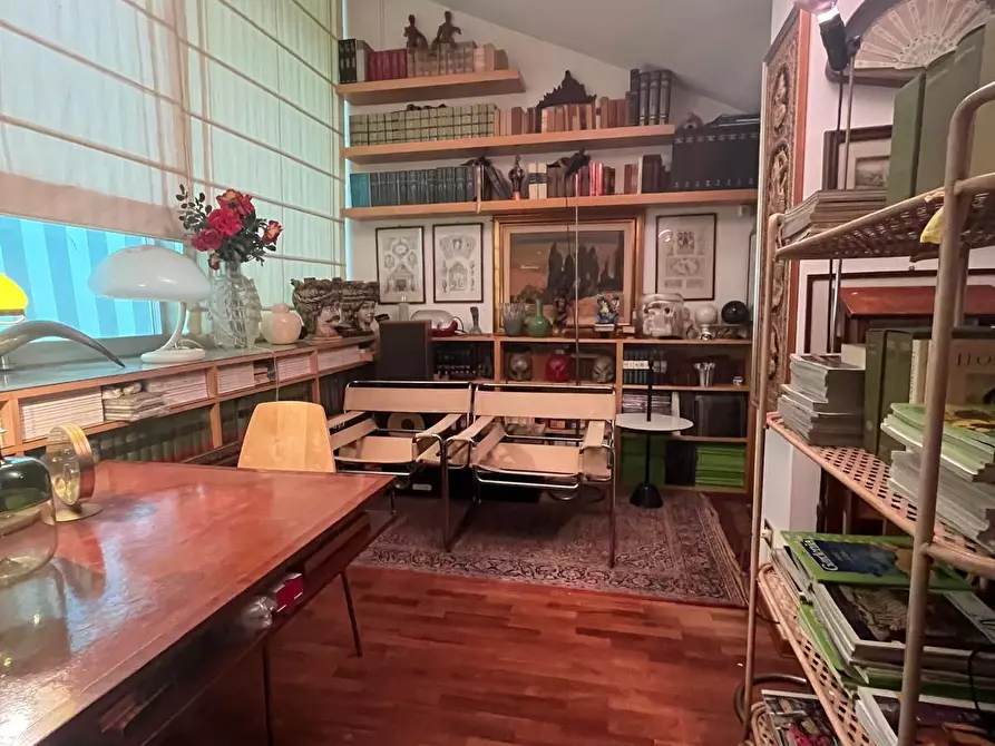 Immagine 22 di Villa in vendita  a Lucca