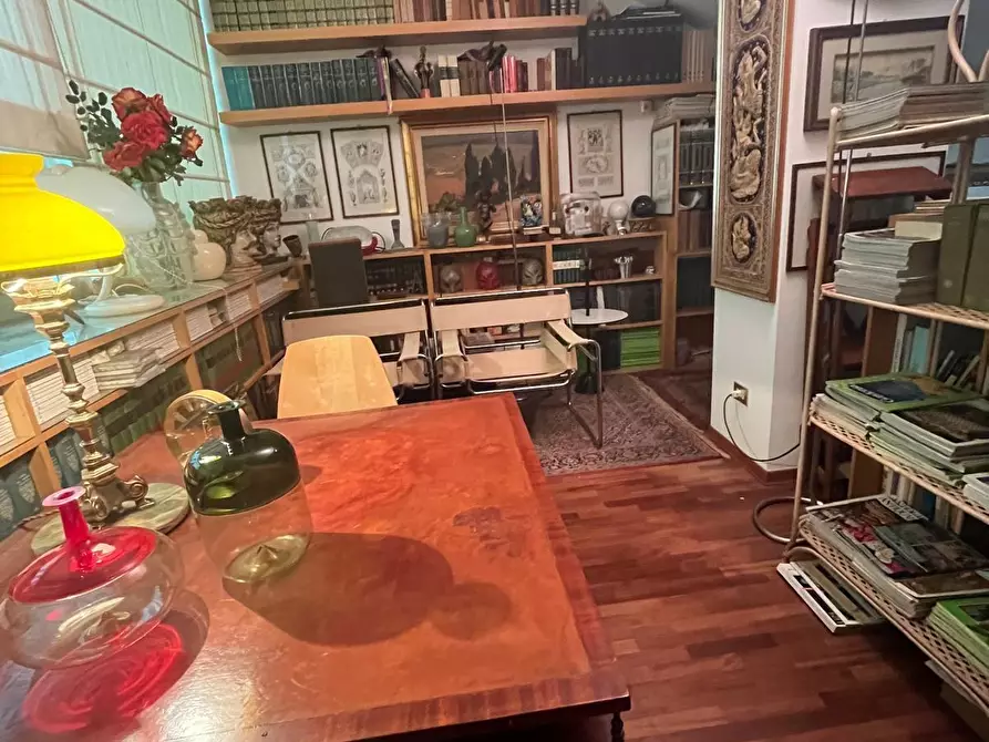 Immagine 27 di Villa in vendita  a Lucca