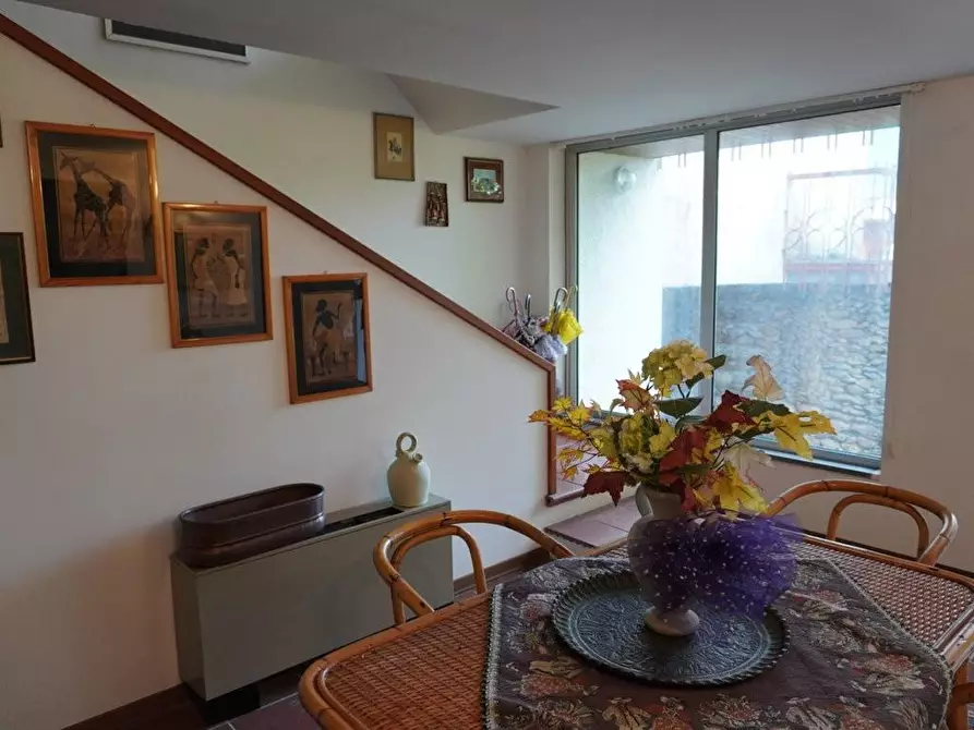 Immagine 11 di Villa in vendita  a Lucca