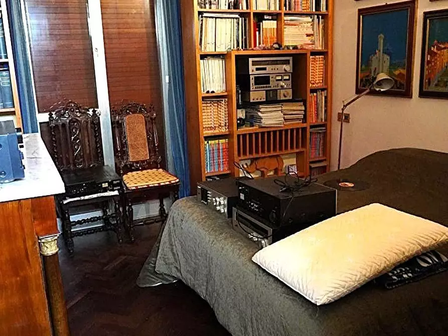 Immagine 32 di Villa in vendita  a Lucca