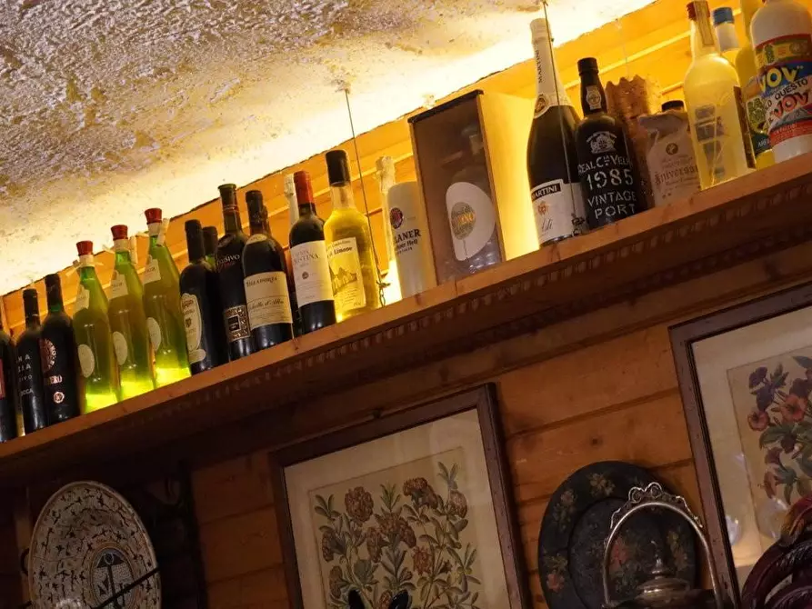 Immagine 45 di Villa in vendita  a Lucca