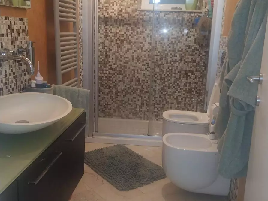 Immagine 21 di Casa semindipendente in vendita  a Carrara