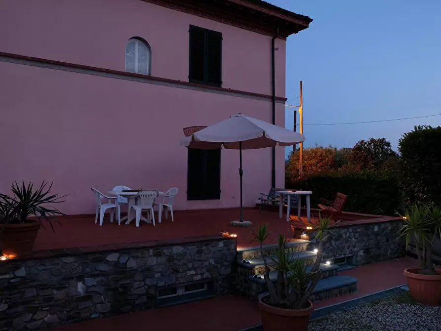 Immagine 43 di Villa in vendita  a Capannori
