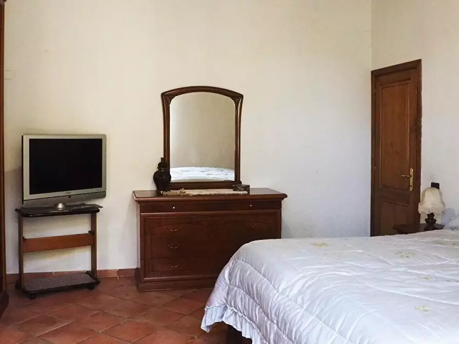 Immagine 28 di Villa in vendita  a Capannori