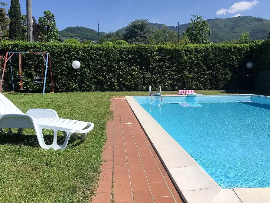 Immagine 7 di Villa in vendita  a Capannori