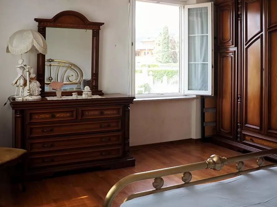 Immagine 18 di Villa in vendita  a Capannori