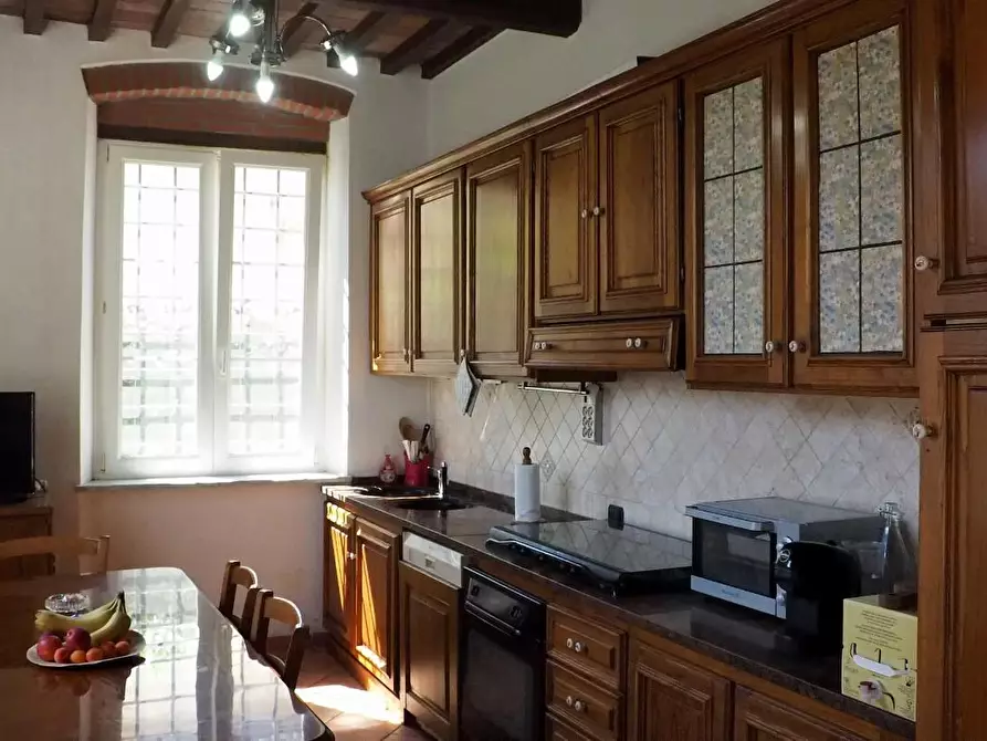 Immagine 12 di Villa in vendita  a Capannori