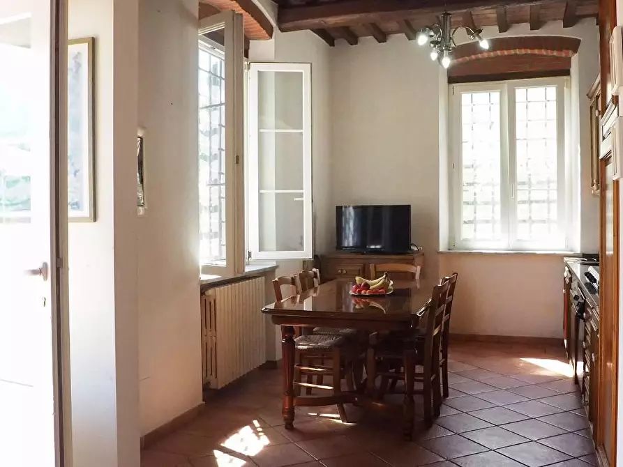 Immagine 11 di Villa in vendita  a Capannori