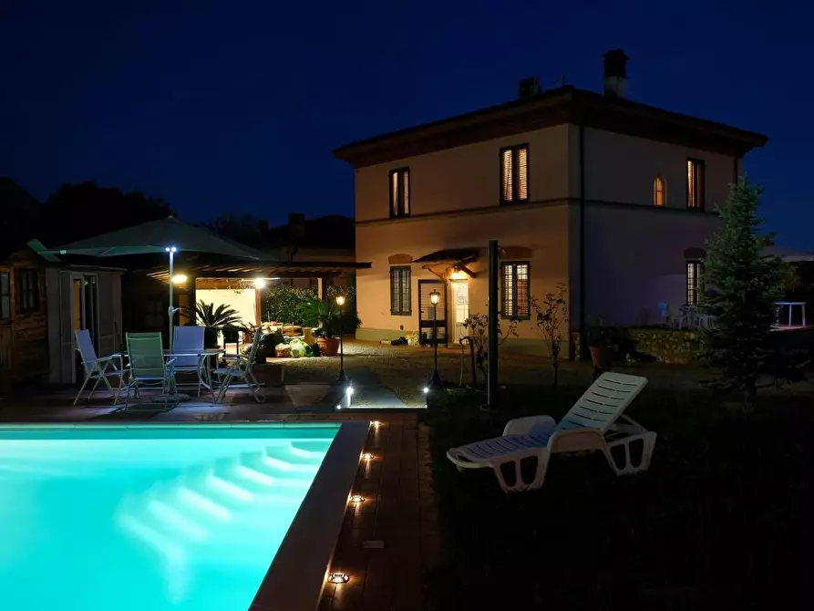 Immagine 35 di Villa in vendita  a Capannori