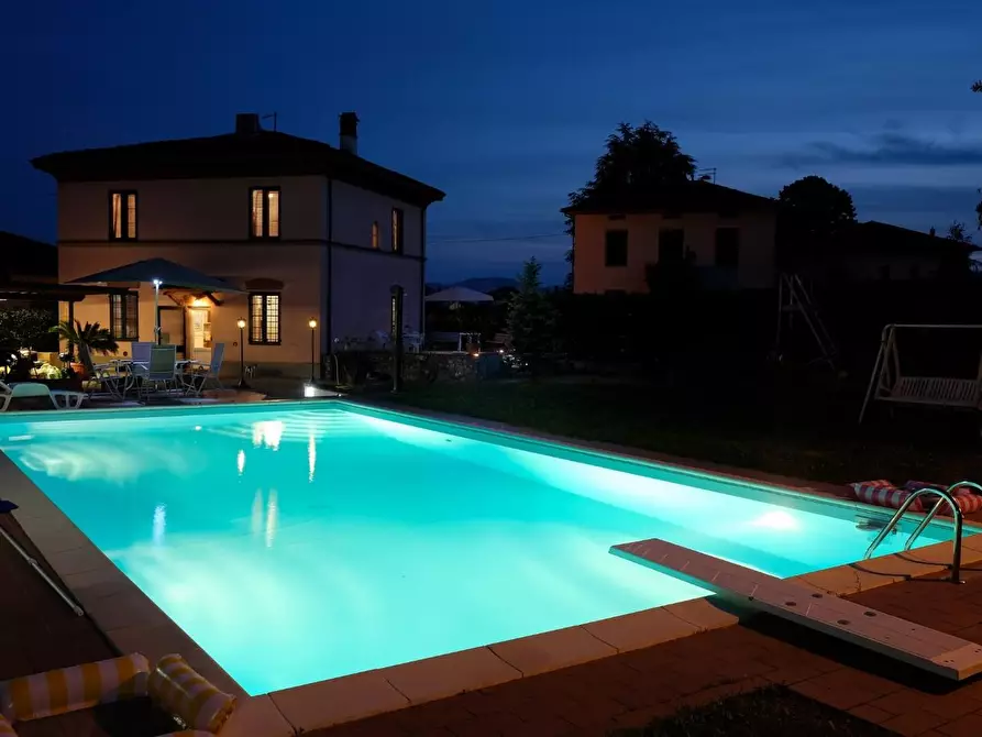 Immagine 36 di Villa in vendita  a Capannori