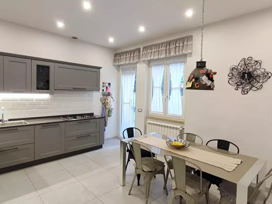 Immagine 5 di Villetta a schiera in vendita  a Viareggio