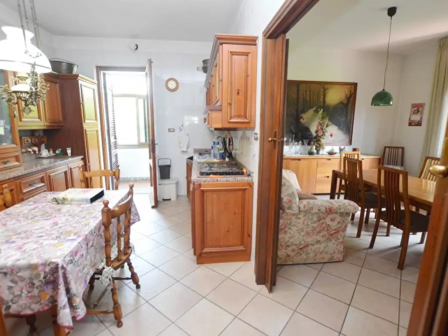 Immagine 11 di Villa in vendita  a San Giuliano Terme