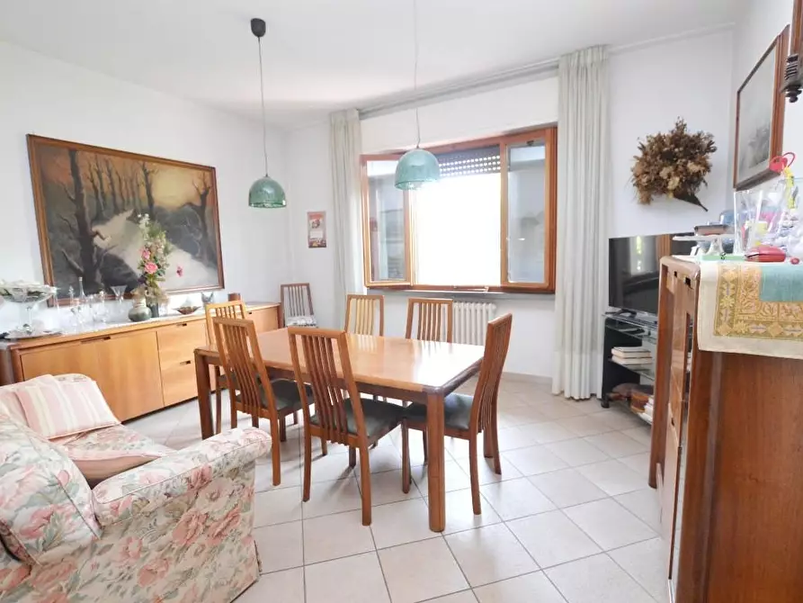 Immagine 9 di Villa in vendita  a San Giuliano Terme