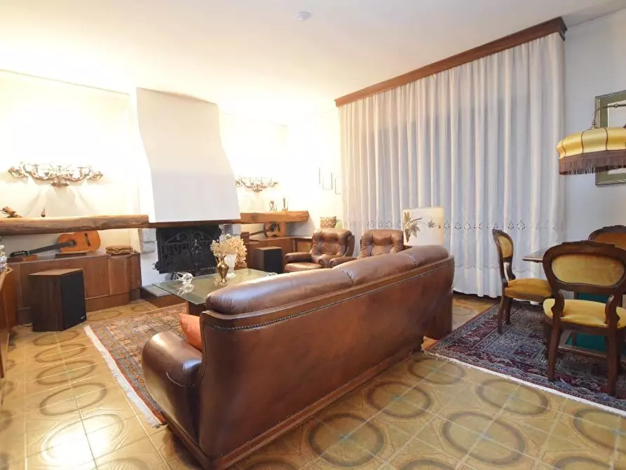 Immagine 17 di Villa in vendita  a San Giuliano Terme