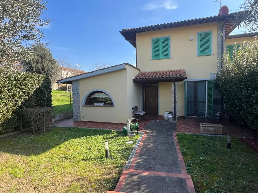 Immagine 1 di Villetta a schiera in vendita  a Montelupo Fiorentino