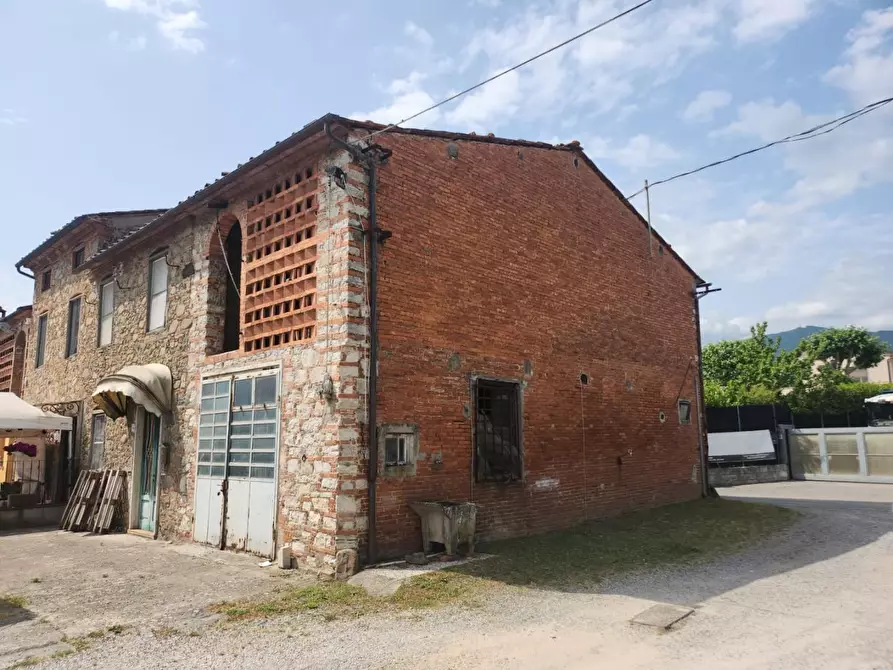 Immagine 1 di Rustico / casale in vendita  a Capannori