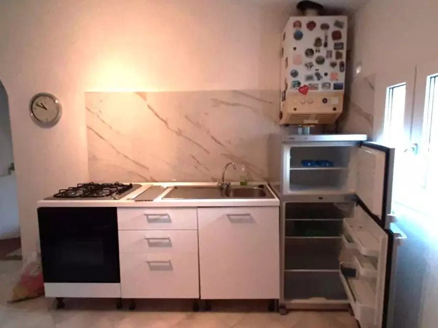 Immagine 18 di Appartamento in affitto  a Carrara