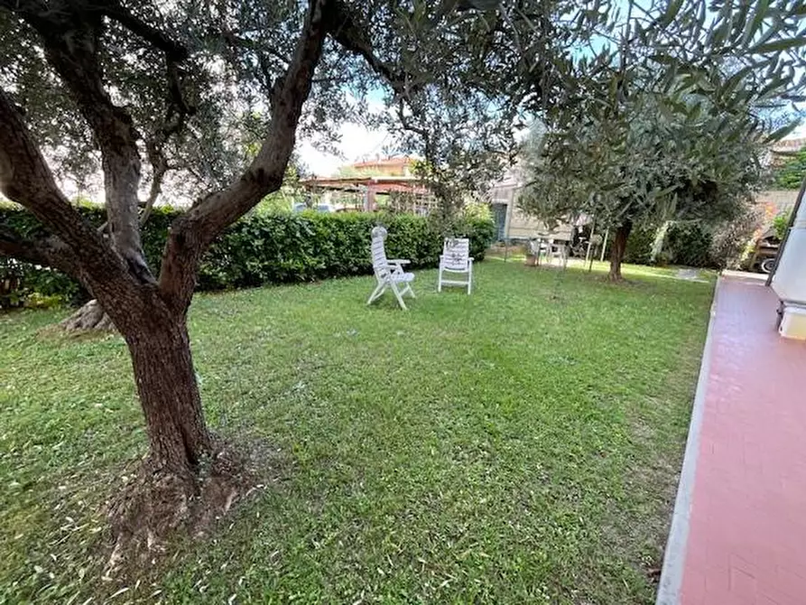 Immagine 10 di Appartamento in vendita  a Vecchiano