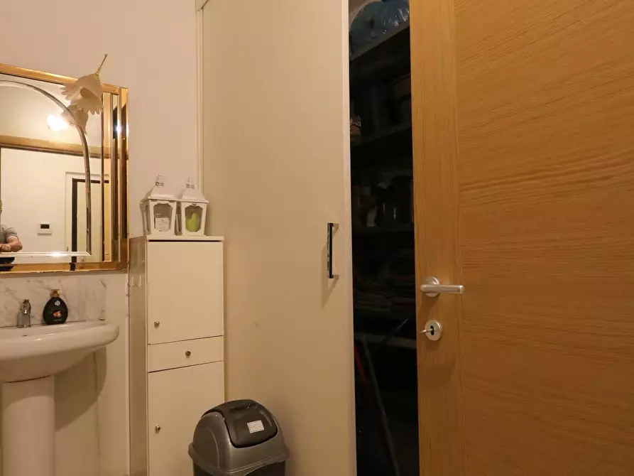 Immagine 18 di Appartamento in vendita  a Pontedera