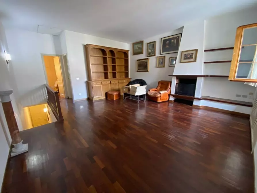 Immagine 4 di Appartamento in vendita  a Viareggio