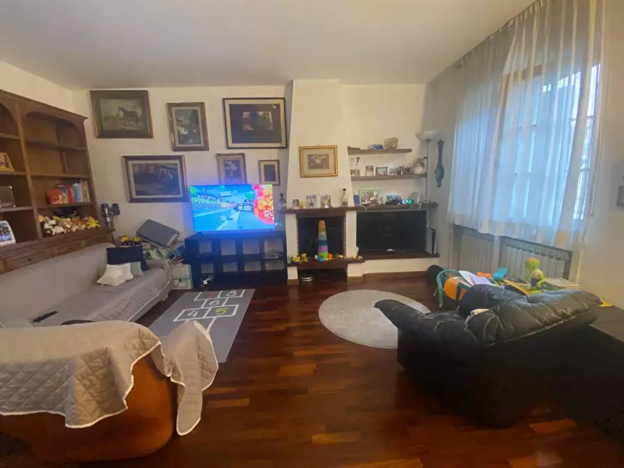 Immagine 2 di Appartamento in vendita  a Viareggio