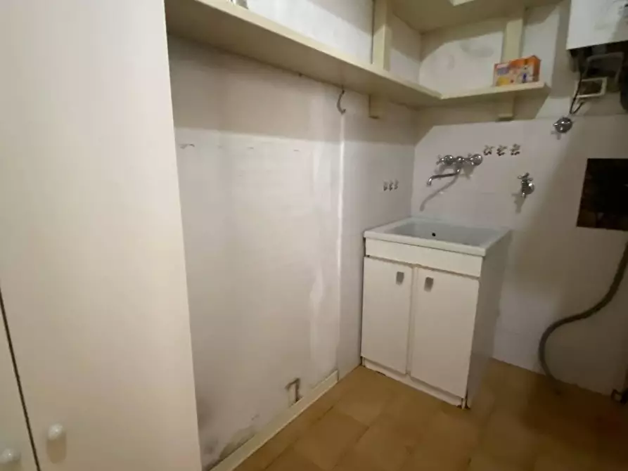 Immagine 16 di Appartamento in vendita  a Viareggio