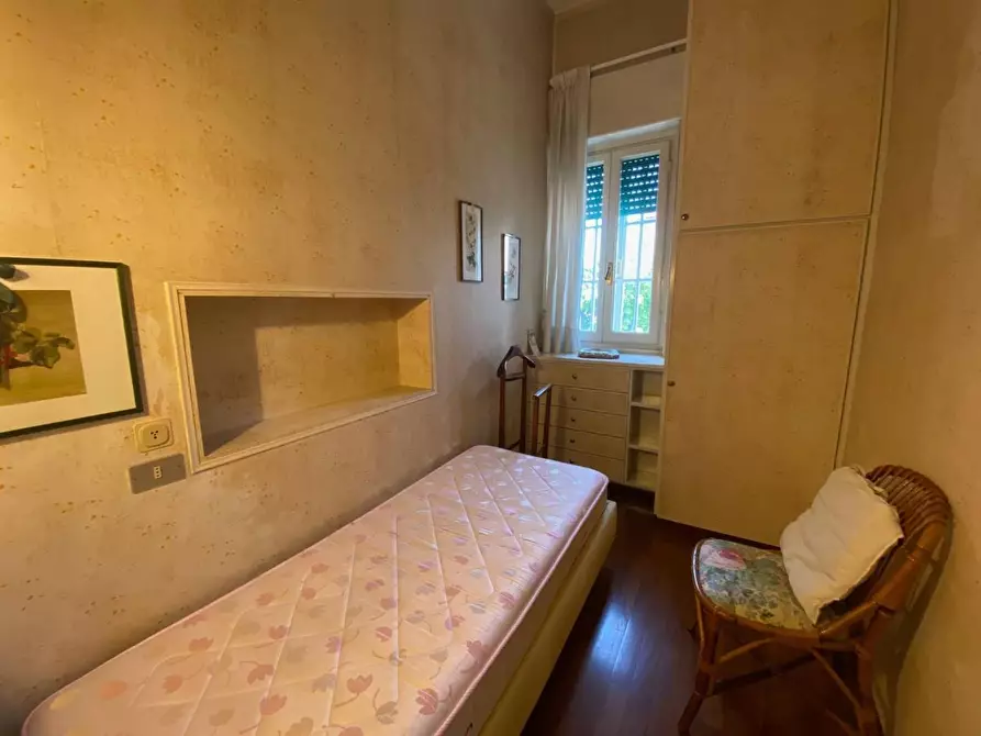 Immagine 13 di Appartamento in vendita  a Viareggio