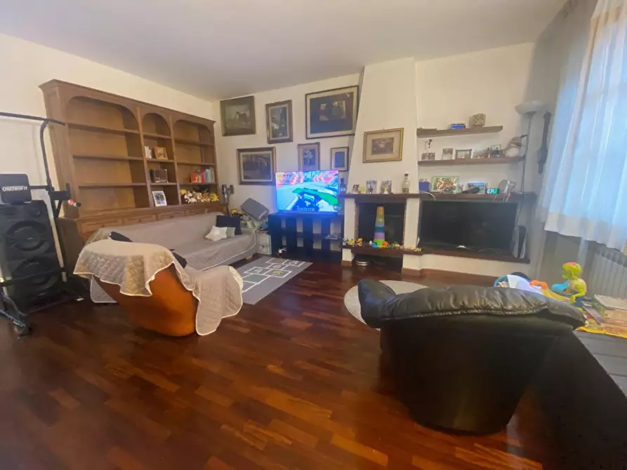 Immagine 3 di Appartamento in vendita  a Viareggio