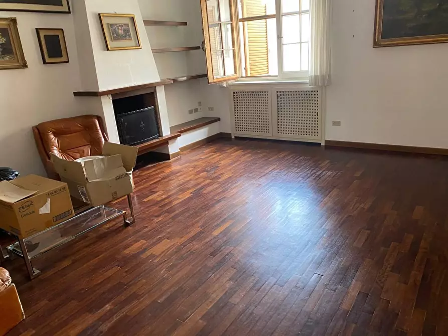 Immagine 1 di Appartamento in vendita  a Viareggio