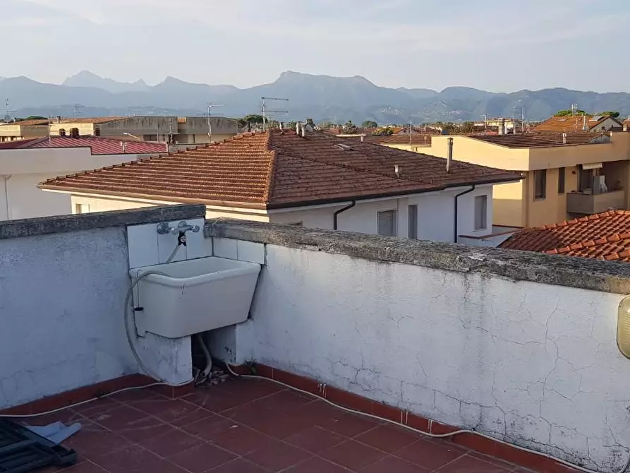 Immagine 17 di Villetta a schiera in vendita  a Viareggio