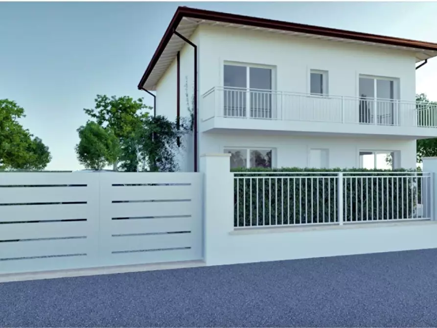 Immagine 8 di Villa in vendita  a Pietrasanta