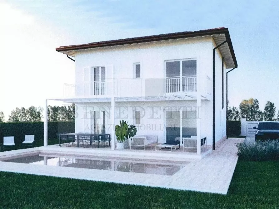 Immagine 9 di Villa in vendita  a Pietrasanta