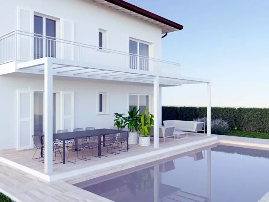 Immagine 2 di Villa in vendita  a Pietrasanta