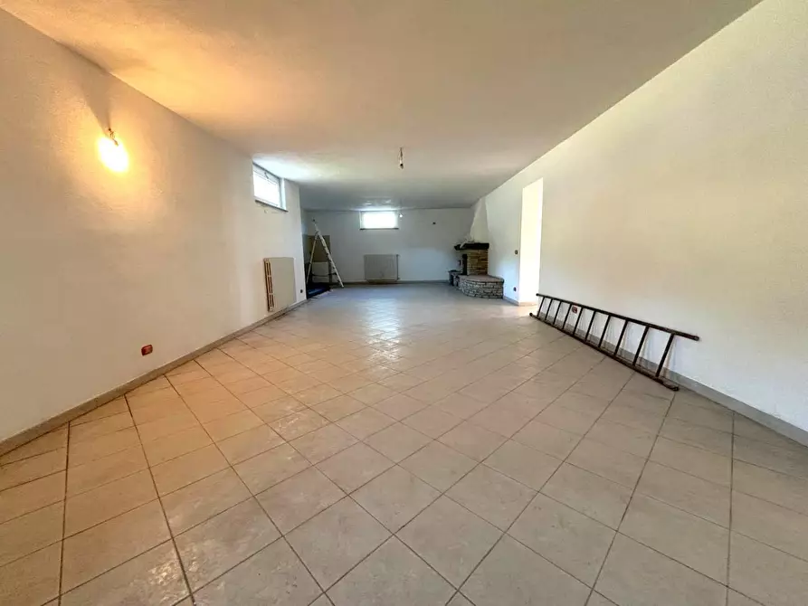 Immagine 26 di Villa in vendita  a Lucca