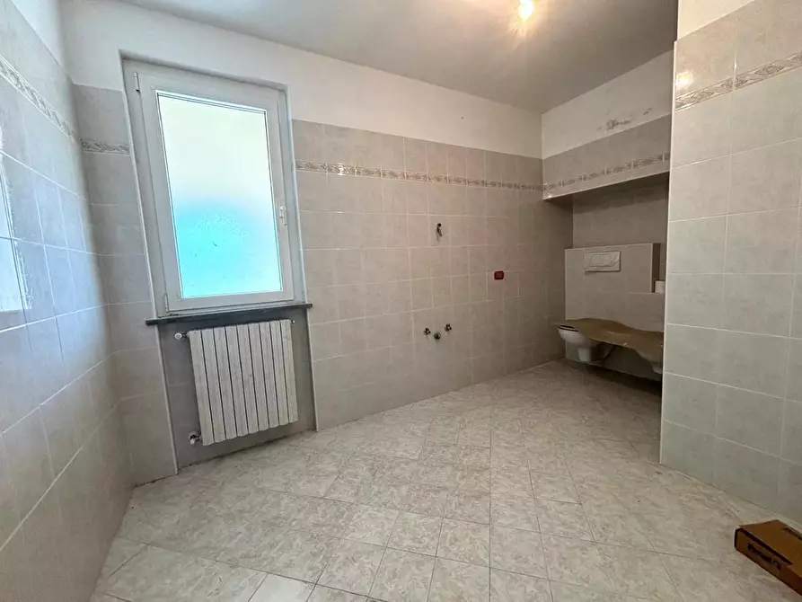 Immagine 25 di Villa in vendita  a Lucca