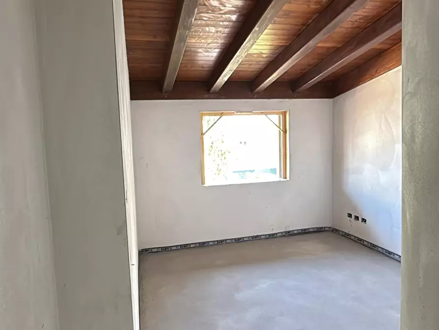 Immagine 8 di Casa indipendente in vendita  a Reggio Nell'emilia