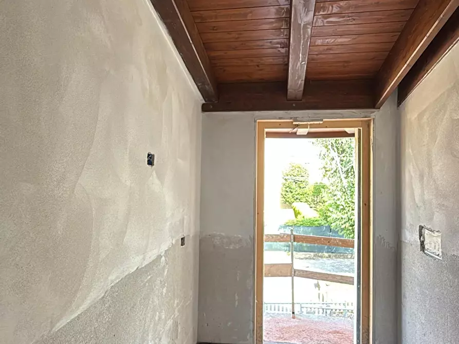 Immagine 6 di Casa indipendente in vendita  a Reggio Nell'emilia