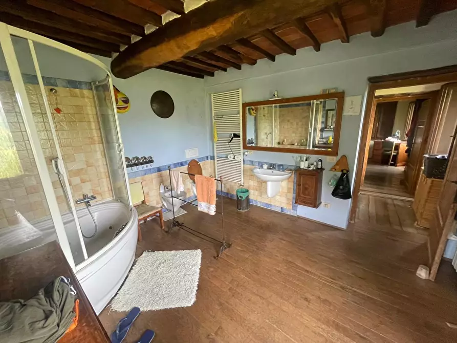 Immagine 14 di Rustico / casale in vendita  a Borgo A Mozzano