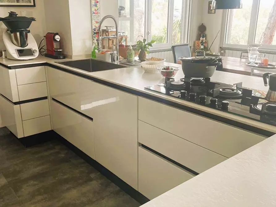 Immagine 11 di Villa in vendita  a Rosignano Marittimo