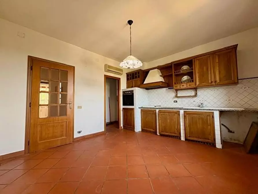 Immagine 23 di Appartamento in vendita  a Crespina Lorenzana