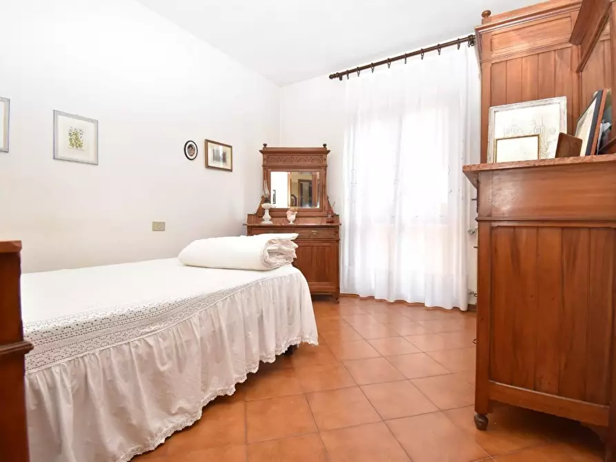 Immagine 14 di Casa trifamiliare in vendita  a Pietrasanta