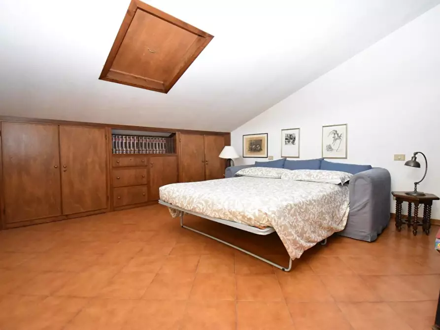 Immagine 16 di Casa trifamiliare in vendita  a Pietrasanta