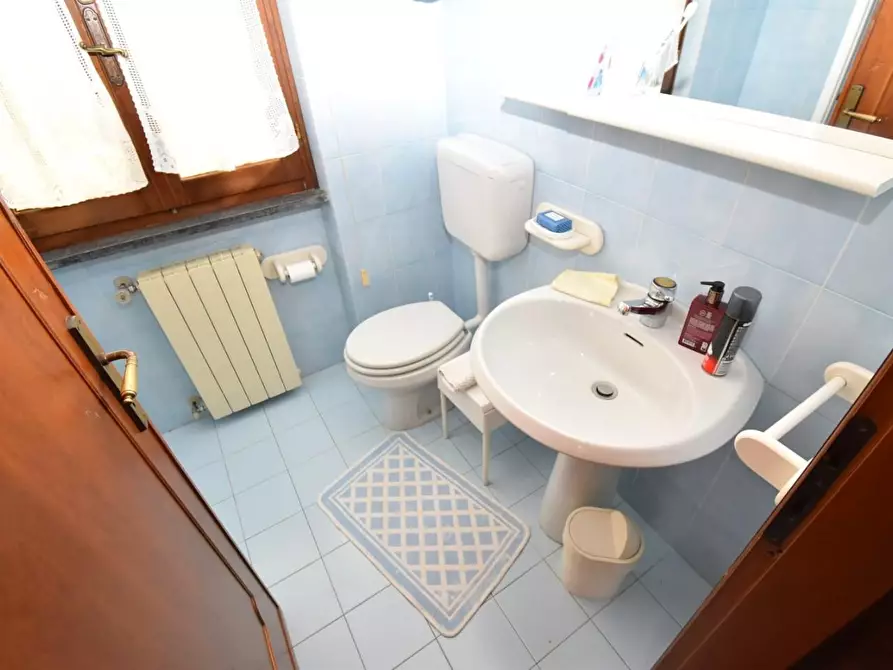 Immagine 12 di Casa trifamiliare in vendita  a Pietrasanta