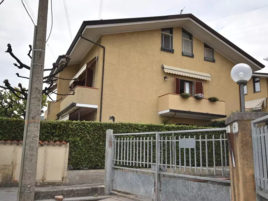 Immagine 6 di Casa trifamiliare in vendita  a Pietrasanta