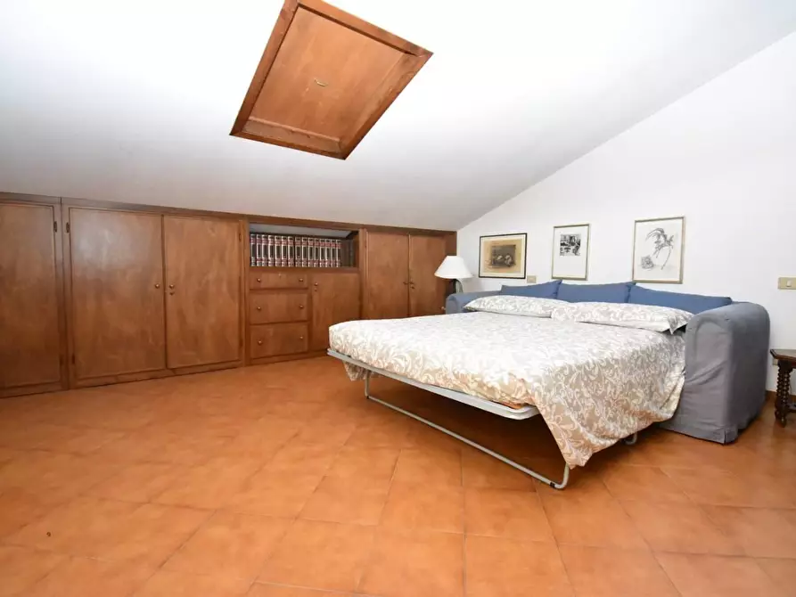 Immagine 18 di Casa trifamiliare in vendita  a Pietrasanta