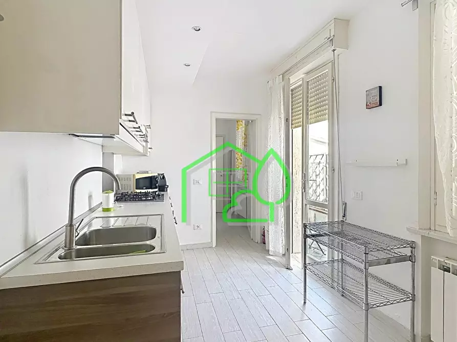 Immagine 11 di Appartamento in vendita  a Viareggio