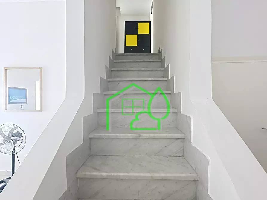 Immagine 12 di Appartamento in vendita  a Viareggio