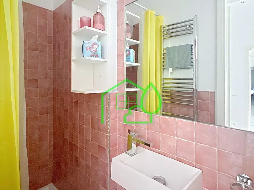 Immagine 6 di Appartamento in vendita  a Viareggio