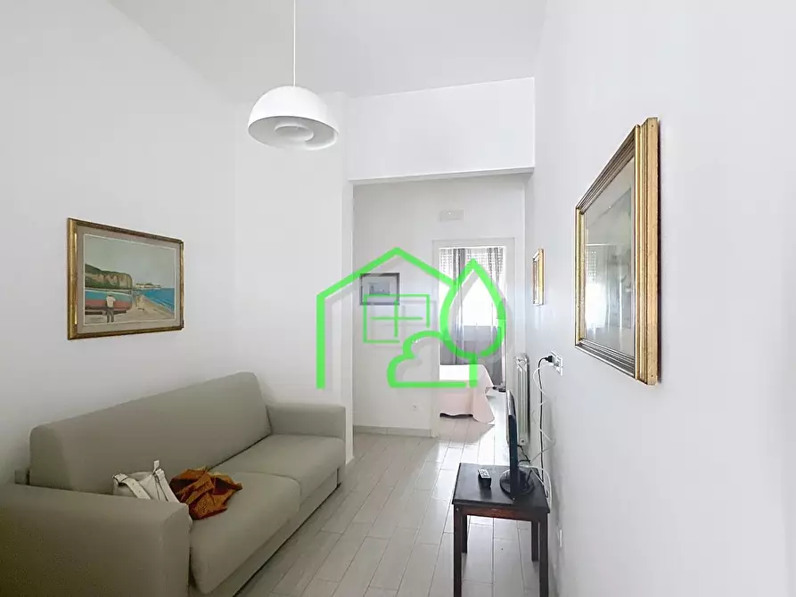 Immagine 3 di Appartamento in vendita  a Viareggio